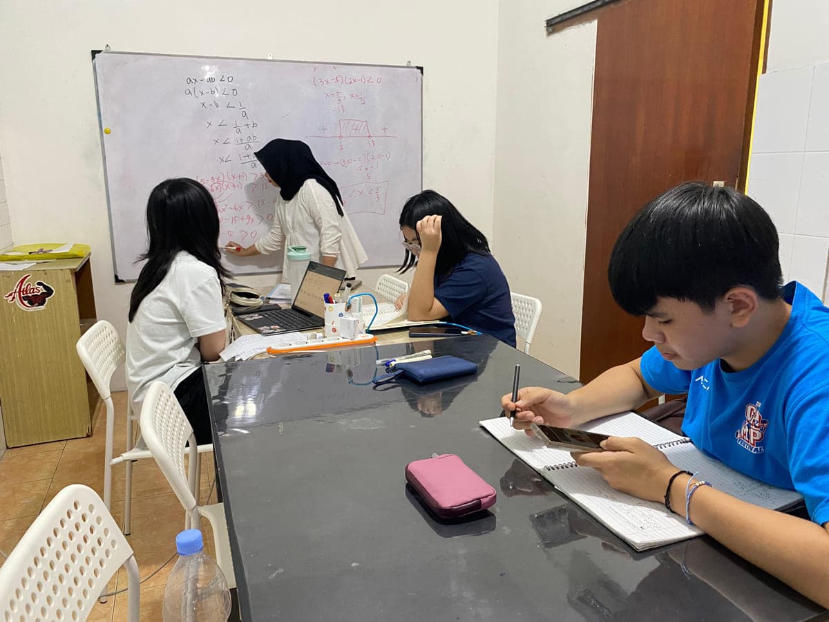 Pendampingan materi secara langsung