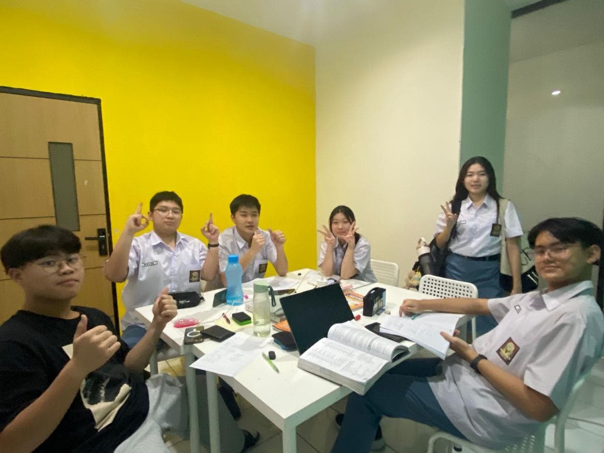 Belajar bersama teman seangkatan
